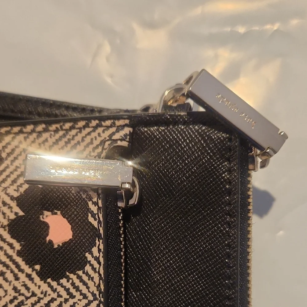 Kate Spade Black & Pink Floral Large Wristlet EUC - Picture 6 of 10